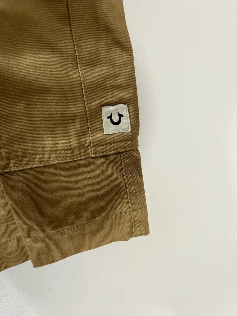 True Religion Mens Cotton  Cargo Shorts Portobello 105030 Khaki Size 32 $129